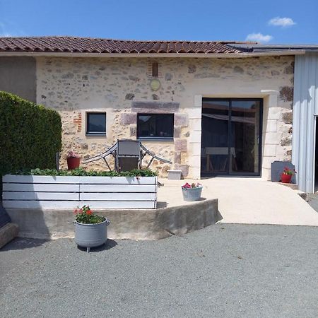Gite La Petite Maison Montournais Kültér fotó