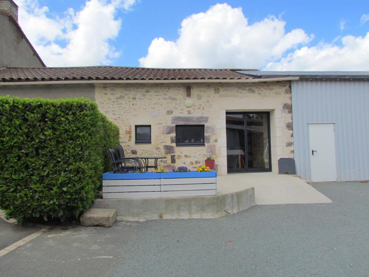 Gite La Petite Maison Montournais Kültér fotó