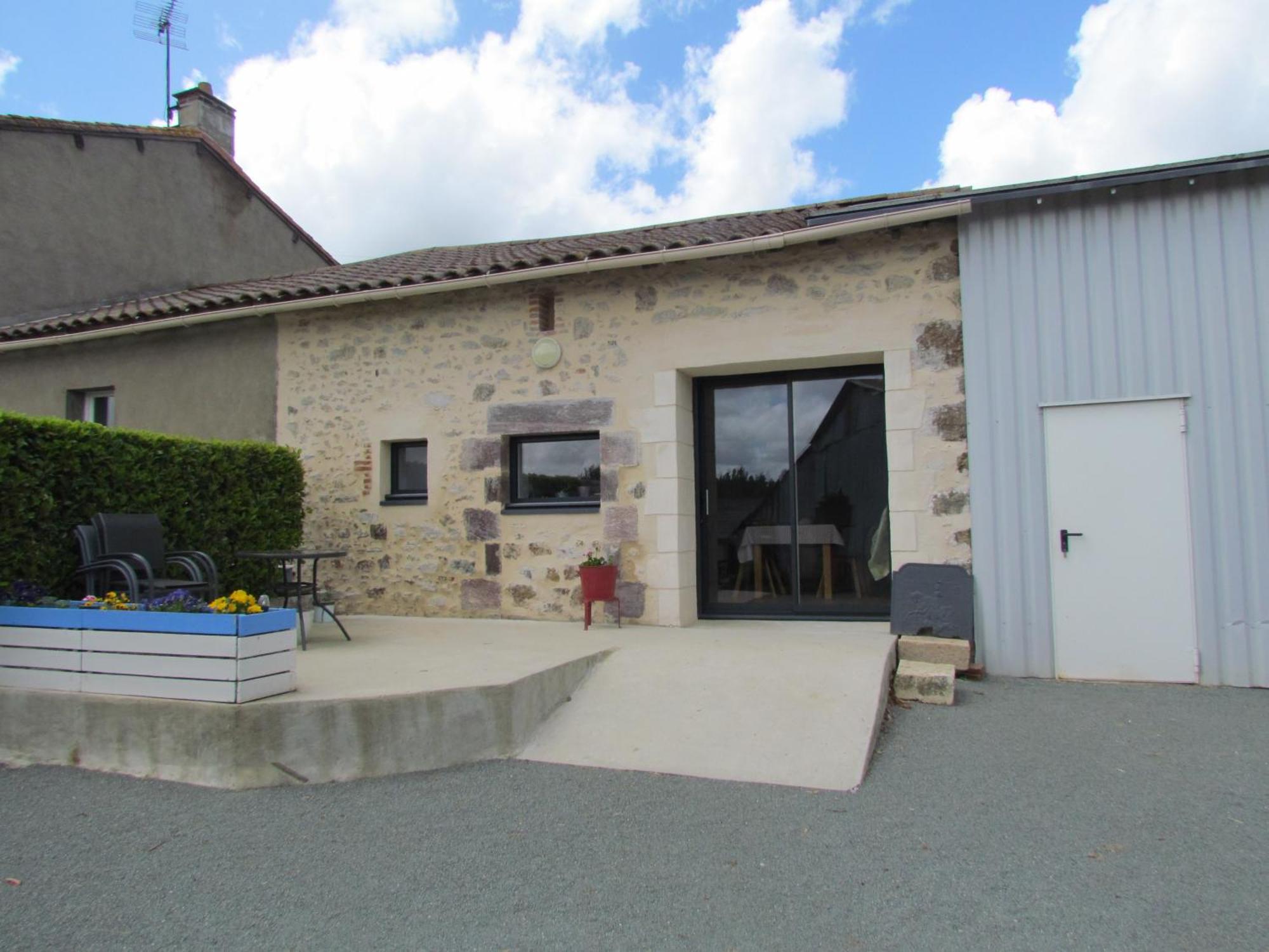 Gite La Petite Maison Montournais Kültér fotó