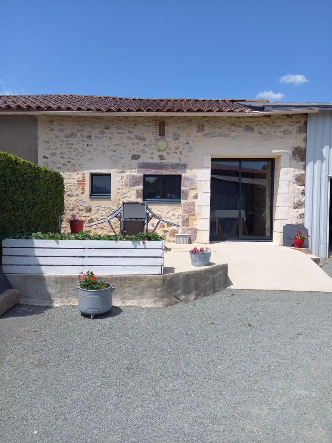 Gite La Petite Maison Montournais Kültér fotó