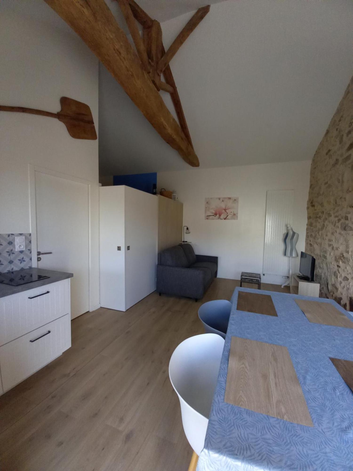 Gite La Petite Maison Montournais Kültér fotó