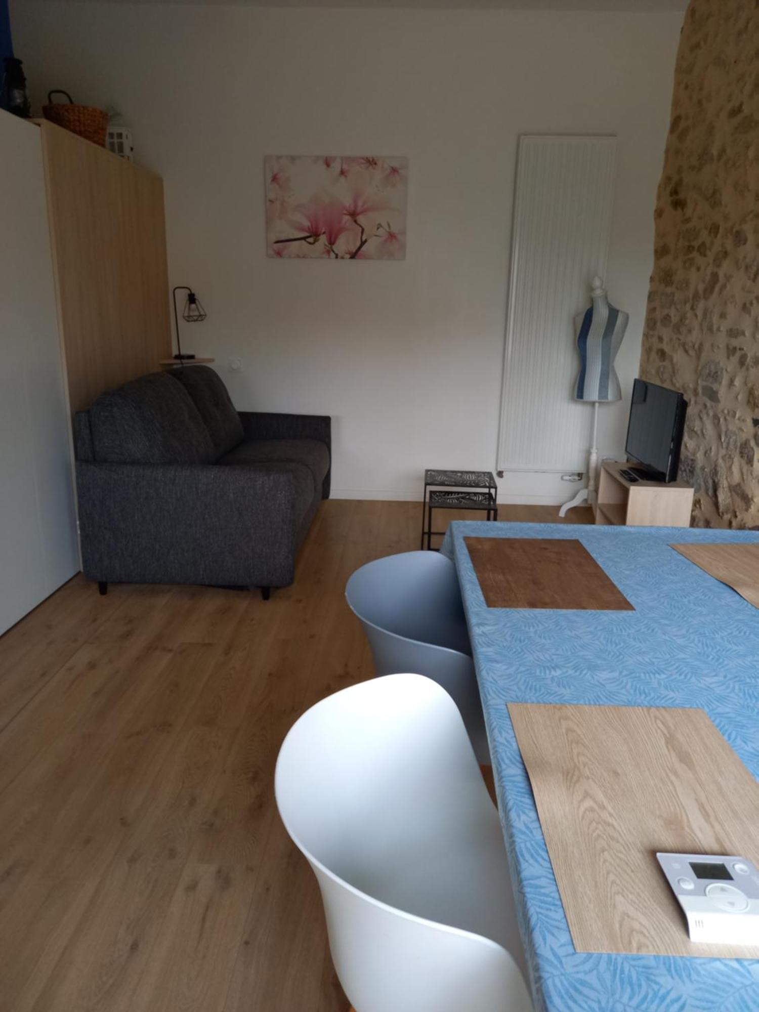 Gite La Petite Maison Montournais Kültér fotó